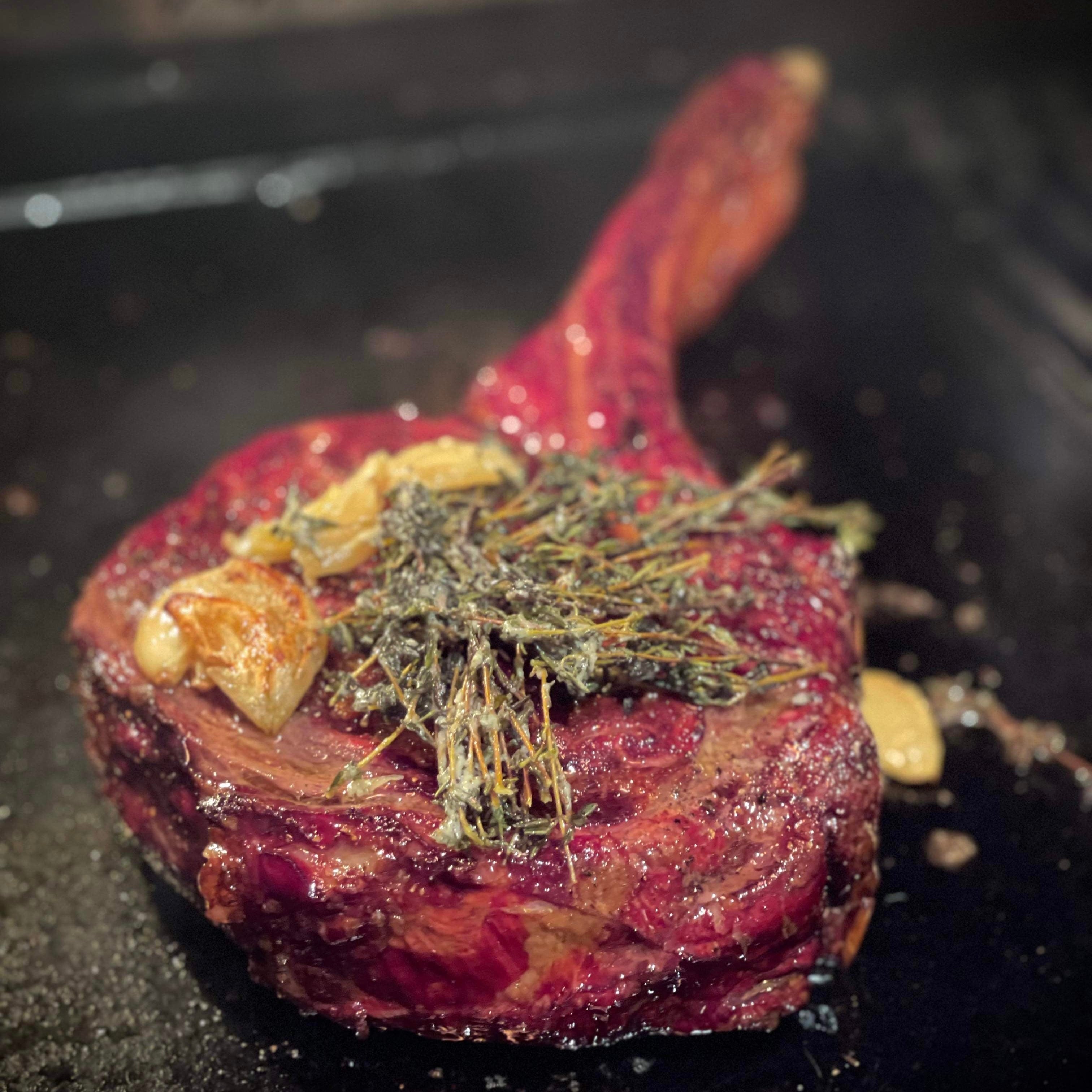 2 stk. Tomahawk steaks. KUN 100,- pr. ½ kg.