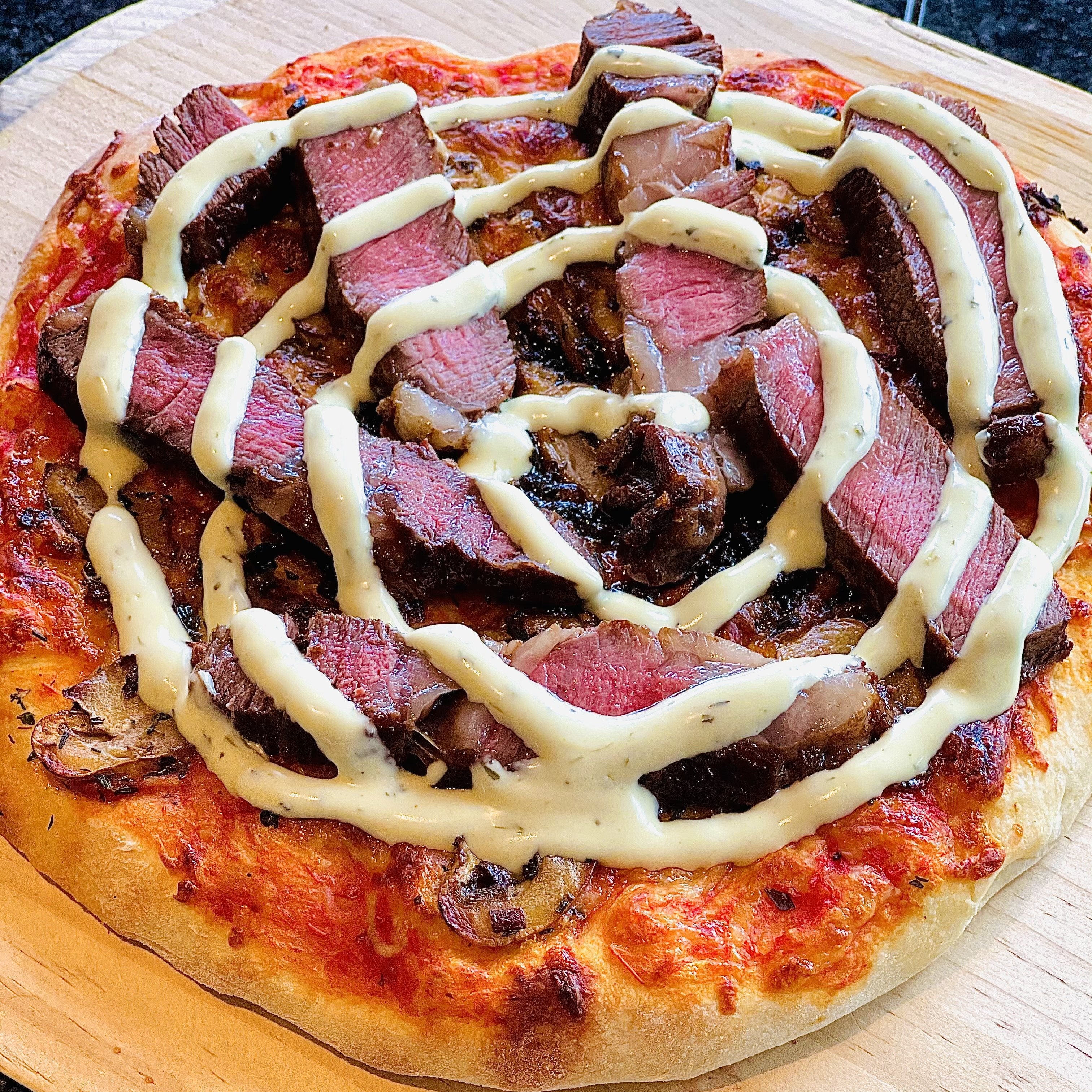 Kødrigets Bøf Bearnaise Pizza kit.