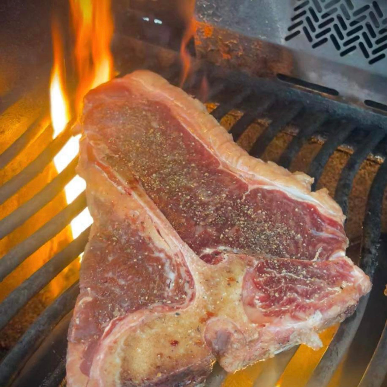 Dansk Dry age T-bone steak.  1 kilo. KUN 200,-